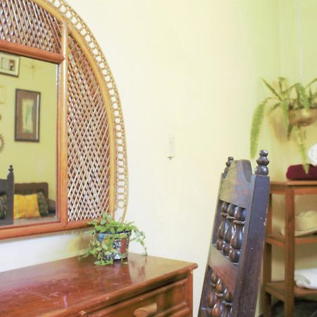 ホテル Casa Santaella プエルト・エスコンディード 部屋 写真